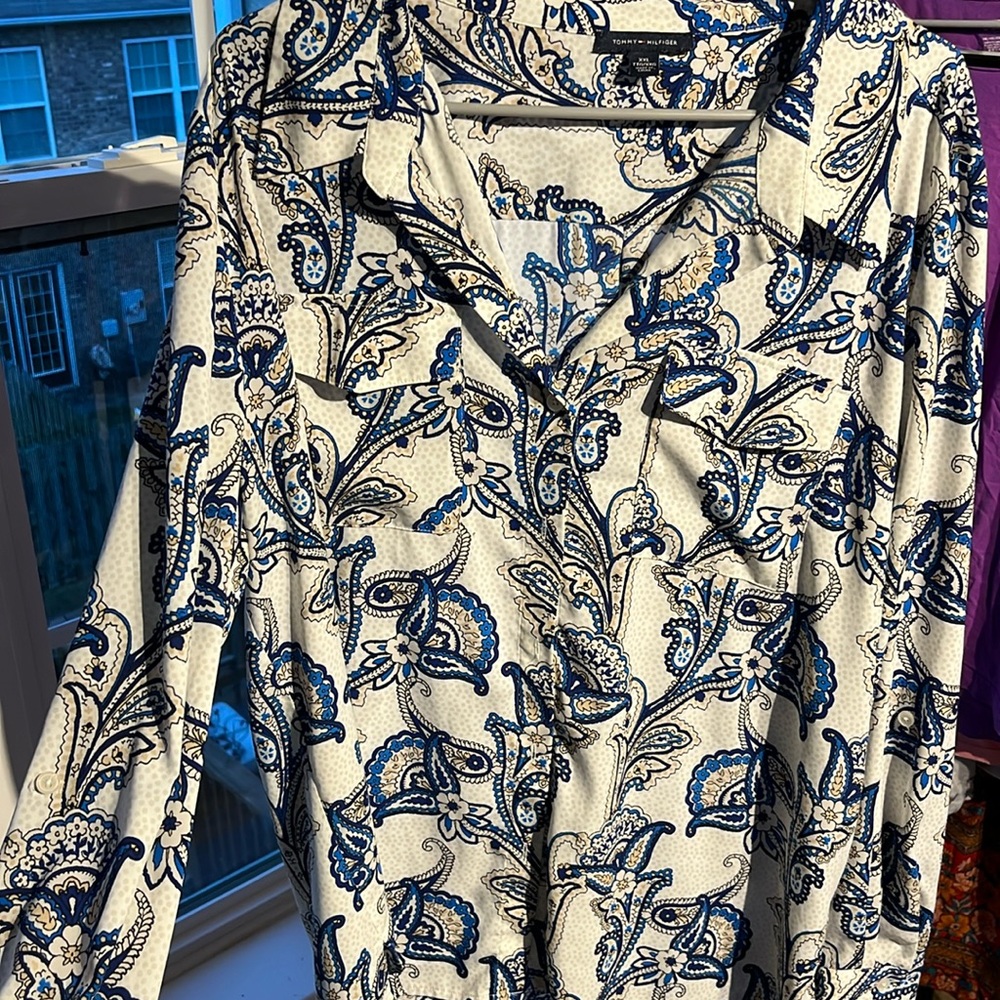 NWOT Satin Blue Paisley Tommy Hilfiger